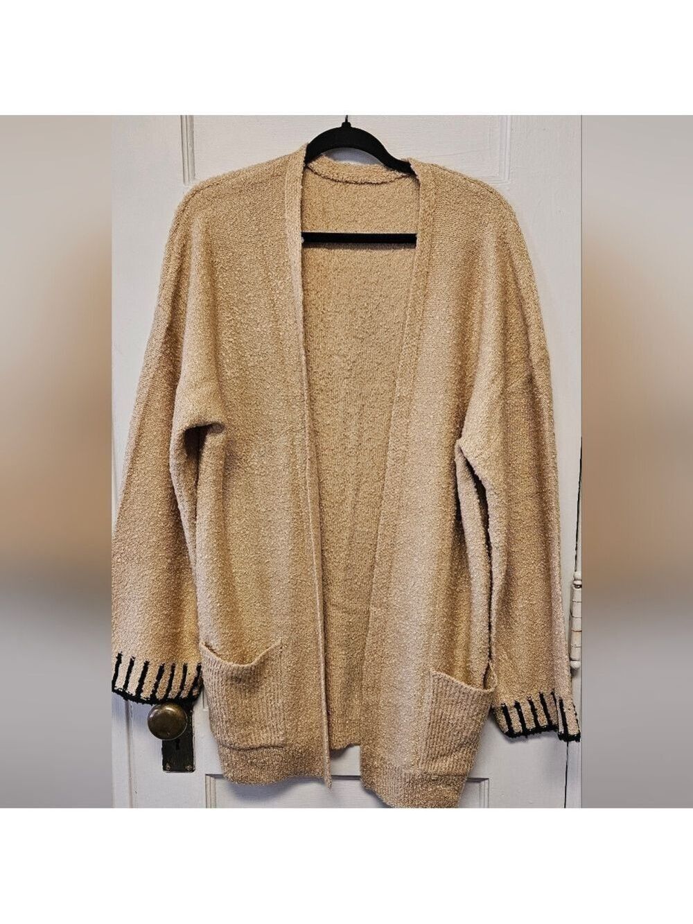 Cozy Bouclé Cardigan Beige Neutral Open Front Pockets Soft Oversized Sweater